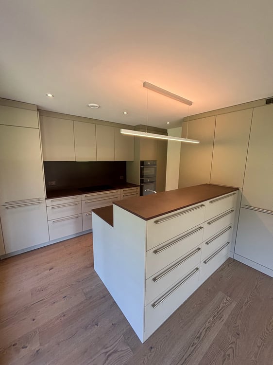 Grosse 3.5 Zimmer-Wohnung mit zwei Balkonen Nähe Türlersee 3