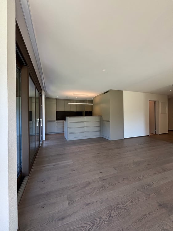 Grosse 3.5 Zimmer-Wohnung mit zwei Balkonen Nähe Türlersee 18