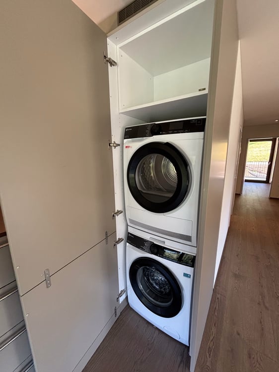 Grosse 3.5 Zimmer-Wohnung mit zwei Balkonen Nähe Türlersee 15