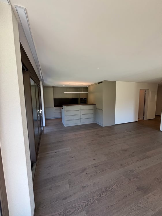Grosse 3.5 Zimmer-Wohnung mit zwei Balkonen Nähe Türlersee 14