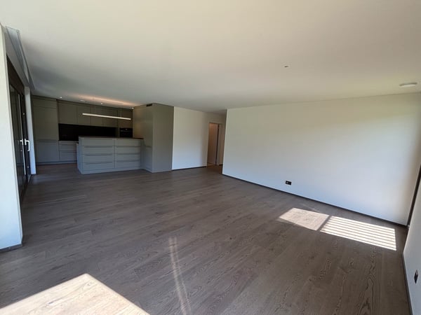 Grosse 3.5 Zimmer-Wohnung mit zwei Balkonen Nähe Türlersee 22