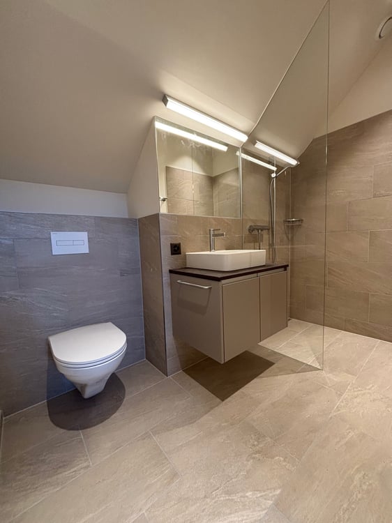 Moderne Neubau 4.5-Zimmer-Maisonette-Wohnung in naturnaher Lage 5