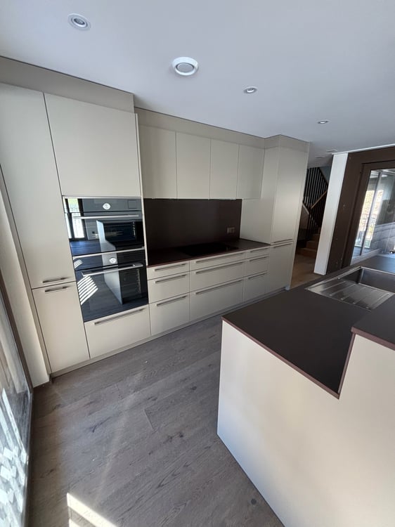 Moderne Neubau 4.5-Zimmer-Maisonette-Wohnung in naturnaher Lage 18
