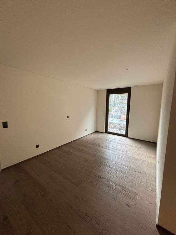Grosszügige, neuwertige 4.5 Zimmer-Wohnung mit Garten 11