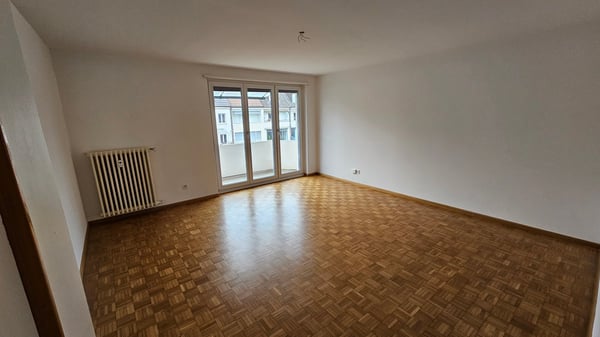 Schön renovierte 1.5 Zimmer-Wohnung mit 12m2 Wohnfläche und Balkon 7
