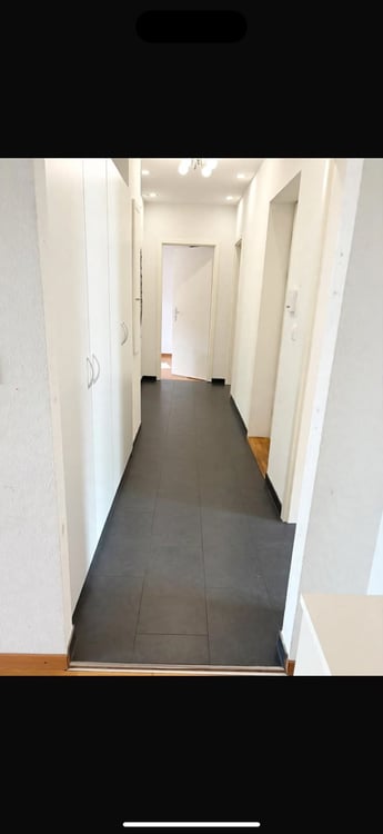 Charmante 2.5-Zimmer-Altbauwohnung mit Balkon in Basel 4