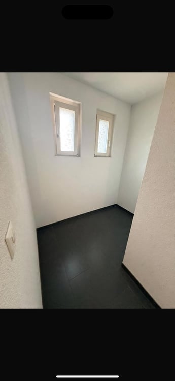 Charmante 2.5-Zimmer-Altbauwohnung mit Balkon in Basel 6