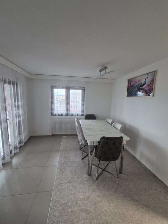 Moderne 4.5-Zimmer-Wohnung mit Balkon und herrlicher Aussicht in Altstätten 4