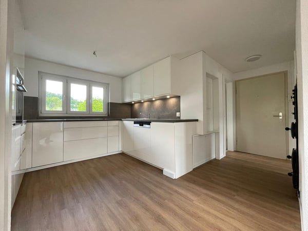 Charmante 4-Zimmer-Wohnung mit Balkon in ruhiger Lage 1