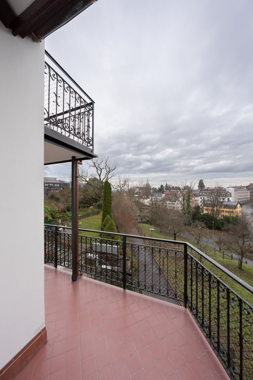 Umfassend sanierte 1.5 Zimmerwohnung mit Altbaucharme an einmaliger Lage 13