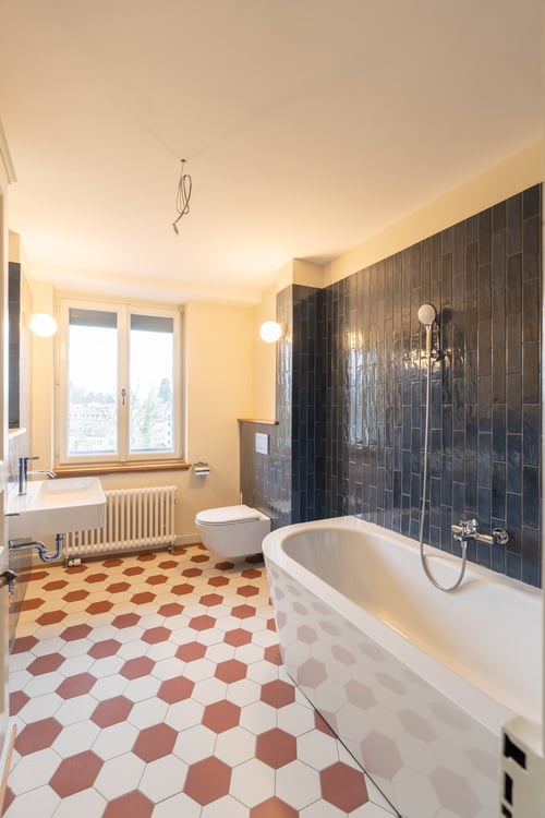 Umfassend sanierte 1.5 Zimmerwohnung mit Altbaucharme an einmaliger Lage 7