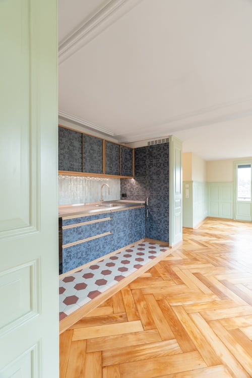 Umfassend sanierte 1.5 Zimmerwohnung mit Altbaucharme an einmaliger Lage 8