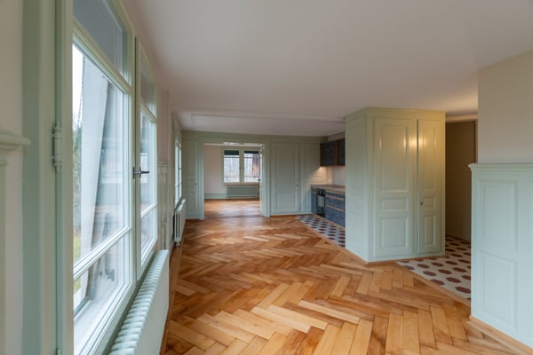 Umfassend sanierte 1.5 Zimmerwohnung mit Altbaucharme an einmaliger Lage 4