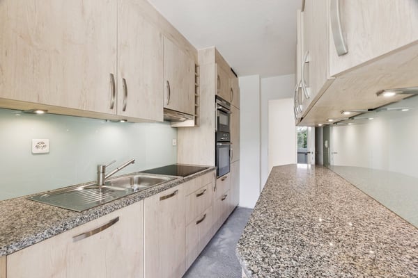 Raum für Ideen – 4.5-Zimmerwohnung mit Potenzial in Zürich Seebach 11