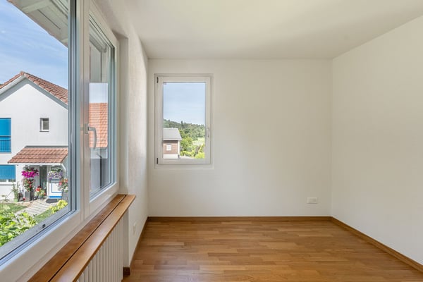 Gartenidylle über Regensdorf – Ihr neues Zuhause für die ganze Familie 12