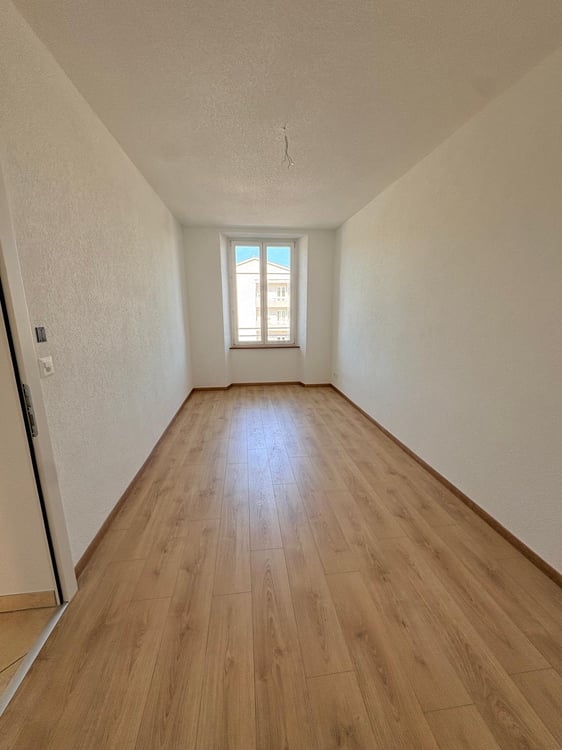 Superbe appartement de 1.5 pièces 120 m² env. dans un immeuble de caractère à Henniez 12