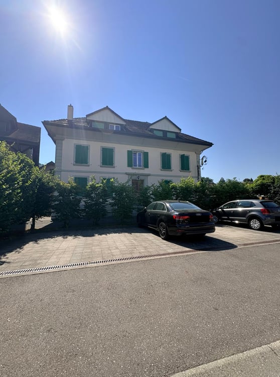 Superbe appartement de 4.5 pièces 100 m² env. dans un immeuble de caractère à Henniez 14