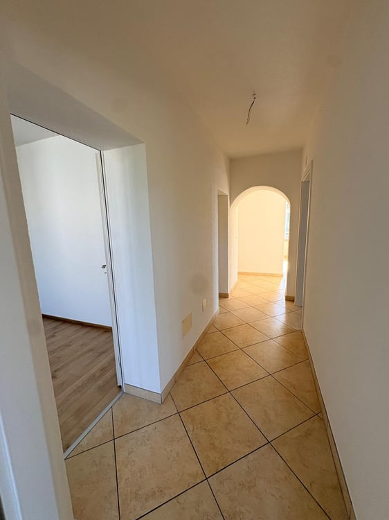 Superbe appartement de 1.5 pièces 120 m² env. dans un immeuble de caractère à Henniez 8
