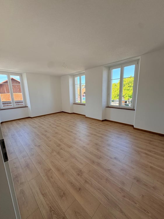 Superbe appartement de 1.5 pièces 120 m² env. dans un immeuble de caractère à Henniez 13