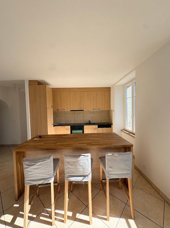 Superbe appartement de 1.5 pièces 120 m² env. dans un immeuble de caractère à Henniez 3