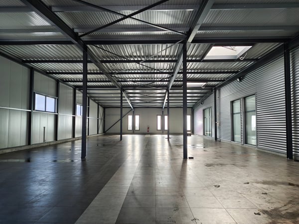 Halle industrielle à louer – Route des Treize Cantons 32, Lucens 1