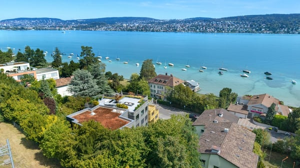 Traumhafte 5.5-Zimmer-Attikawohnung mit wunderschöner See- und Bergsicht 1