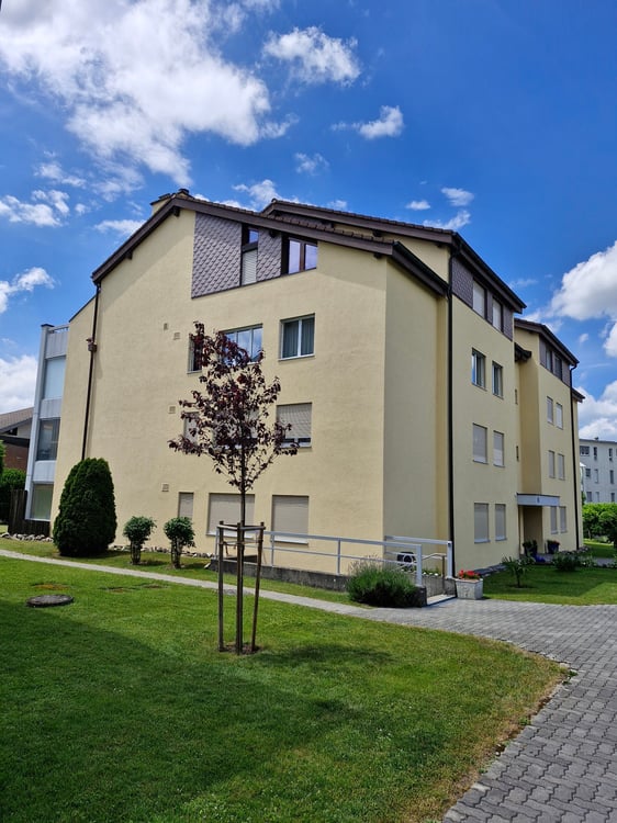 Charmante 3.5-Zimmer-Dachwohnung mit Panoramablick in Steffisburg 10