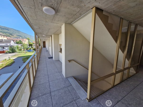 Moderne 2.5-Zimmer-Neubau-Wohnung mit Balkon und Gartenanteil in Biel/Bienne 4