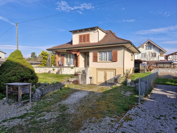 Renovationsbedürftiges Einfamilienhaus in Koppigen 1