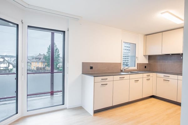 Helle 2.5-Zimmer-Wohnung mit Balkon in Herzogenbuchsee 3