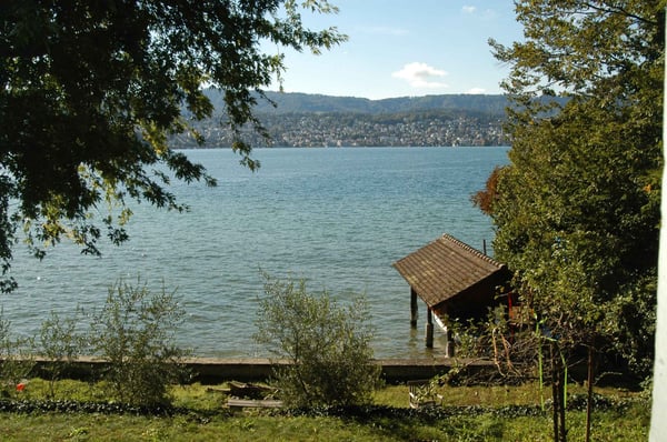 Erstbezug nach Sanierung: Einzigartige 4.5-Zi.-Duplexwohnung direkt am Zürichsee 2