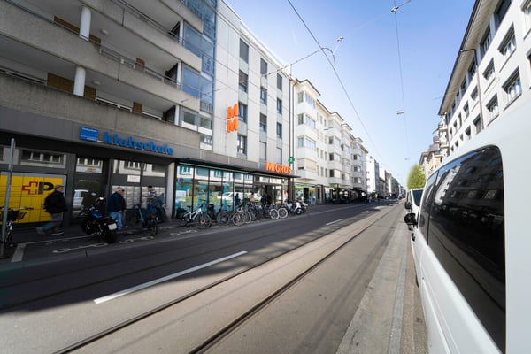 Ladenfläche mit ca. 150m² in bester Lage - Migros Gundelitor 7