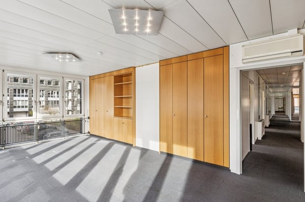 Ausgebaute Bürofläche mit Kleinbüroaufteilung an erstklassiger Lager 7