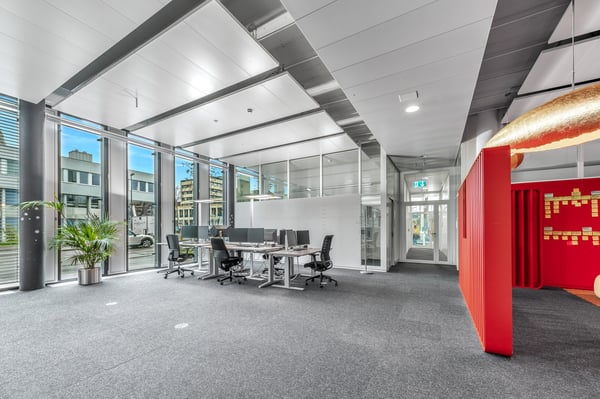 Flächen von 490 - 1260 m² | Ausgebaute Büroflächen am Bahnhof Stettbach 2