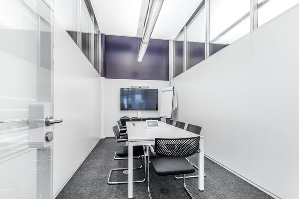 Flächen von 490 - 1260 m² | Ausgebaute Büroflächen am Bahnhof Stettbach 6