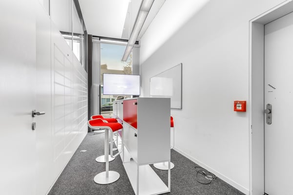 Flächen ab 620 m² - Moderne Büroflächen direkt beim Bahnhof Stettbach 5