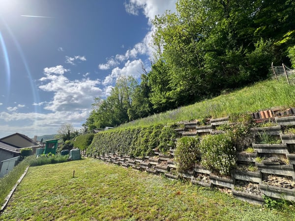 LIEBEVOLL GEPFLEGTES MEHRFAMILIENHAUS 14