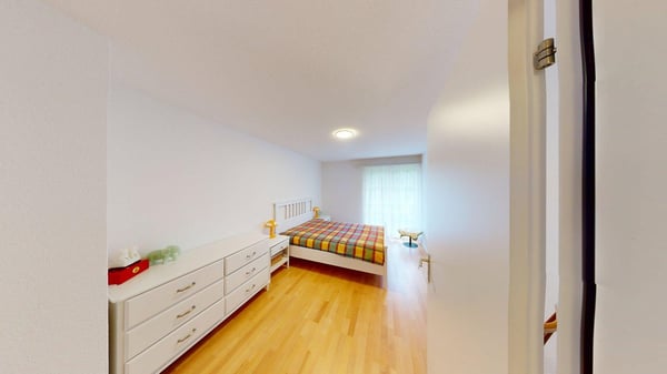 Exklusive 1.5-Zimmer-Maisonette-Gartenwohnung in Winkel 11