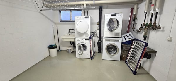 Exklusive 1.5-Zimmer-Maisonette-Gartenwohnung in Winkel 19