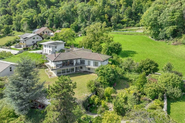 Licht, Panorama und Potenzial - ein Haus, drei Wohnungen, viel Freiraum 1