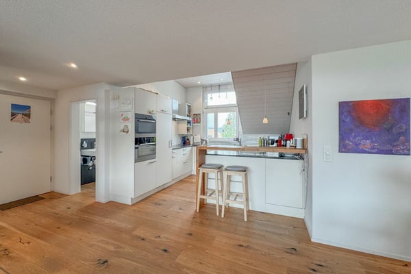 Architektur trifft Licht und Bergblick: Maisonette mit hoher Privatsphäre 6