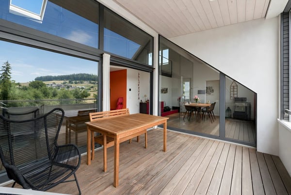 Architektur trifft Licht und Bergblick: Maisonette mit hoher Privatsphäre 4