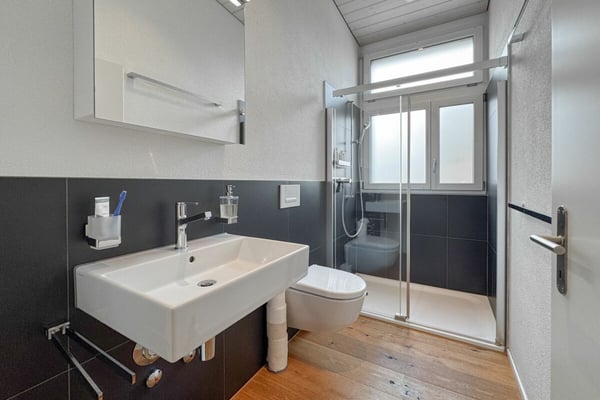 Architektur trifft Licht und Bergblick: Maisonette mit hoher Privatsphäre 10