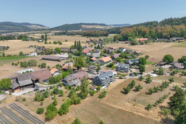 Architektur trifft Licht und Bergblick: Maisonette mit hoher Privatsphäre 13