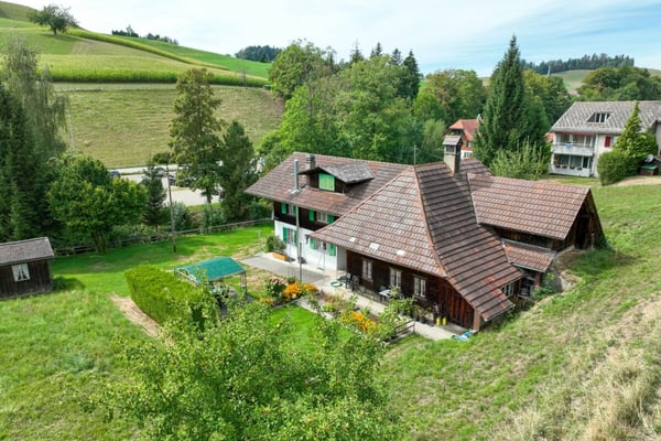 Projekt mit Geschichte und Perspektive: über 3'300 m² Land und zwei Hausteile am Bachufer 3