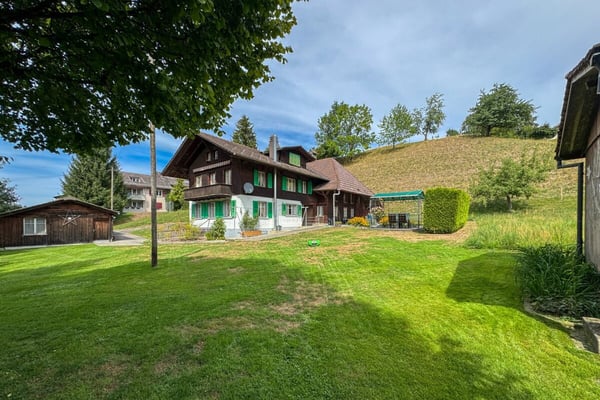 Projekt mit Geschichte und Perspektive: über 3'300 m² Land und zwei Hausteile am Bachufer 2