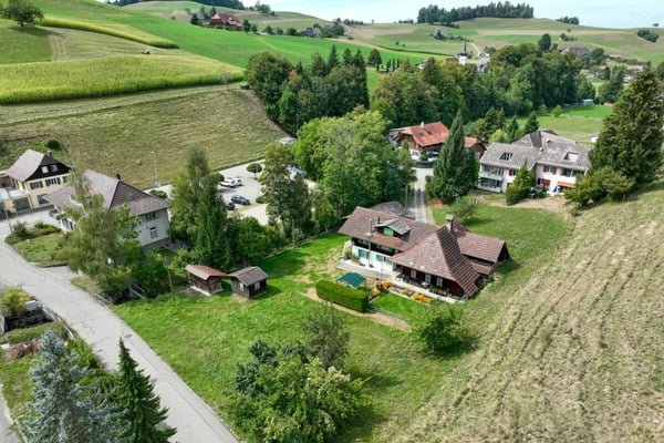 Projekt mit Geschichte und Perspektive: über 3'300 m² Land und zwei Hausteile am Bachufer 4