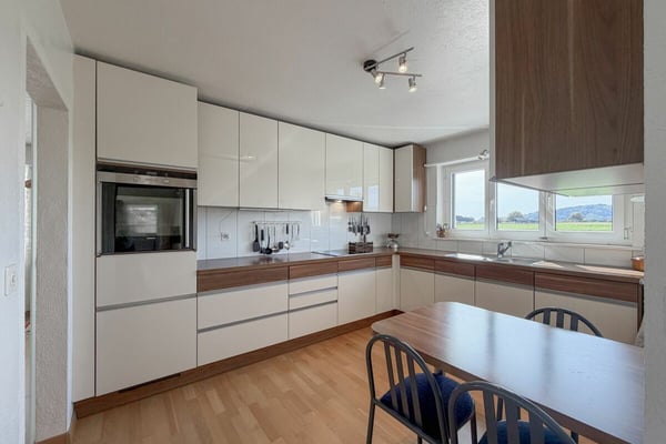 Weite, Sonne, Freiheit: vielseitiges Zuhause mit Studio und grossem Garten 7