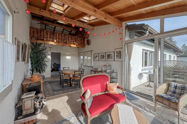 Weite, Sonne, Freiheit: vielseitiges Zuhause mit Studio und grossem Garten 12