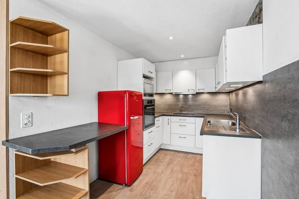Helle 4.5-Zimmer-Wohnung mit grosszügigem Balkon und Weitsicht in familienfreundlicher Lage 6